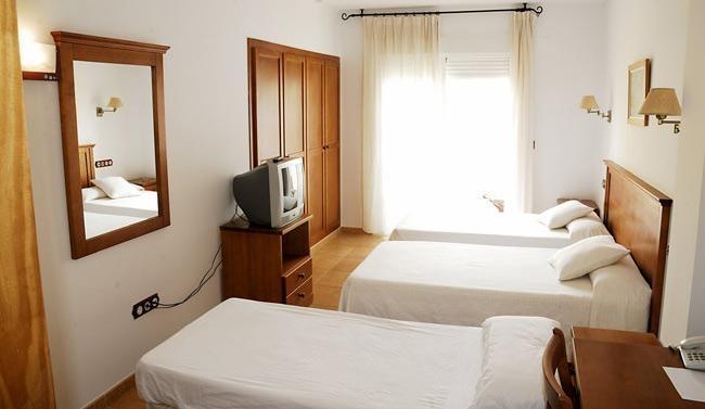 Hotel Donde Caparros カルボネラス 部屋 写真