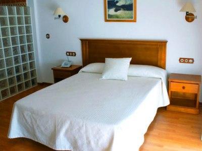 Hotel Donde Caparros カルボネラス エクステリア 写真