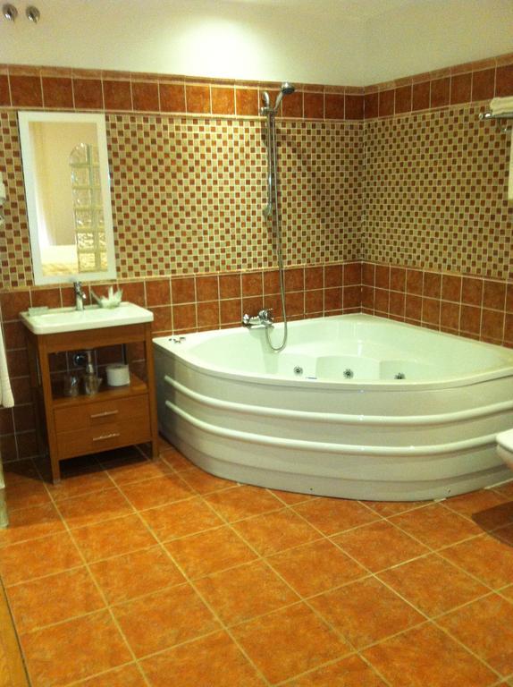 Hotel Donde Caparros カルボネラス エクステリア 写真