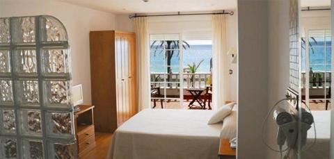 Hotel Donde Caparros カルボネラス 部屋 写真