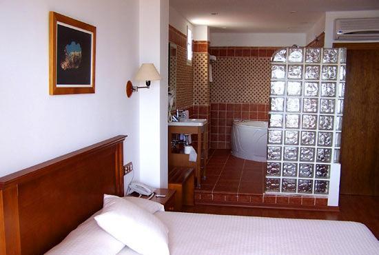 Hotel Donde Caparros カルボネラス 部屋 写真