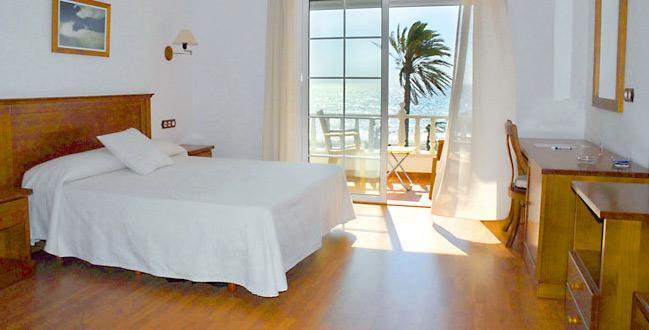 Hotel Donde Caparros カルボネラス 部屋 写真